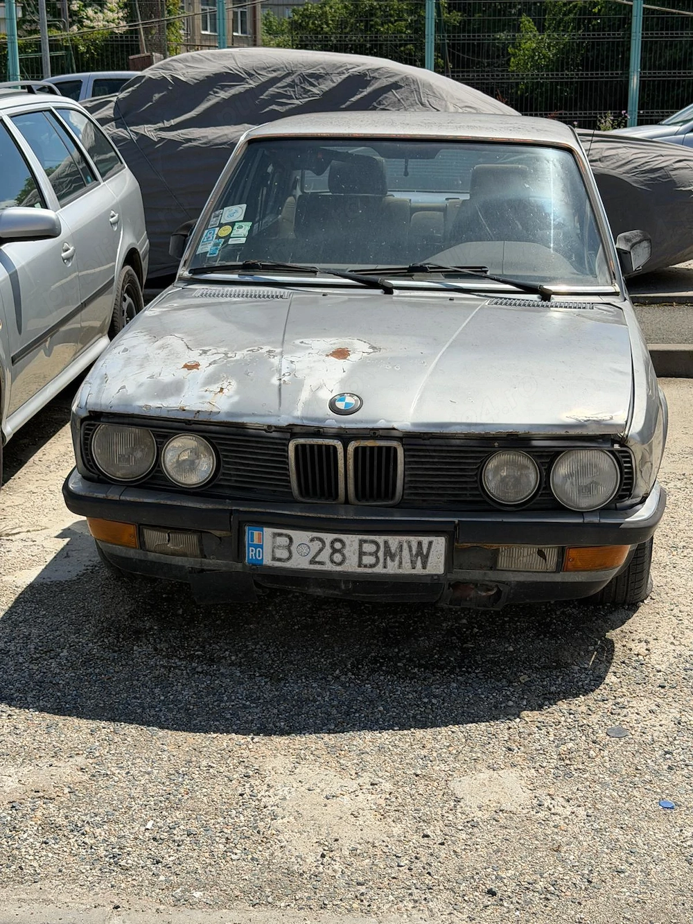 Vand BMW 528i din 1986 - Clasica  Model de colectie