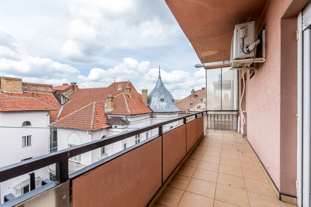 Apartament ultrafinisat la cheie cu 2 camere decomandat Piata Mica