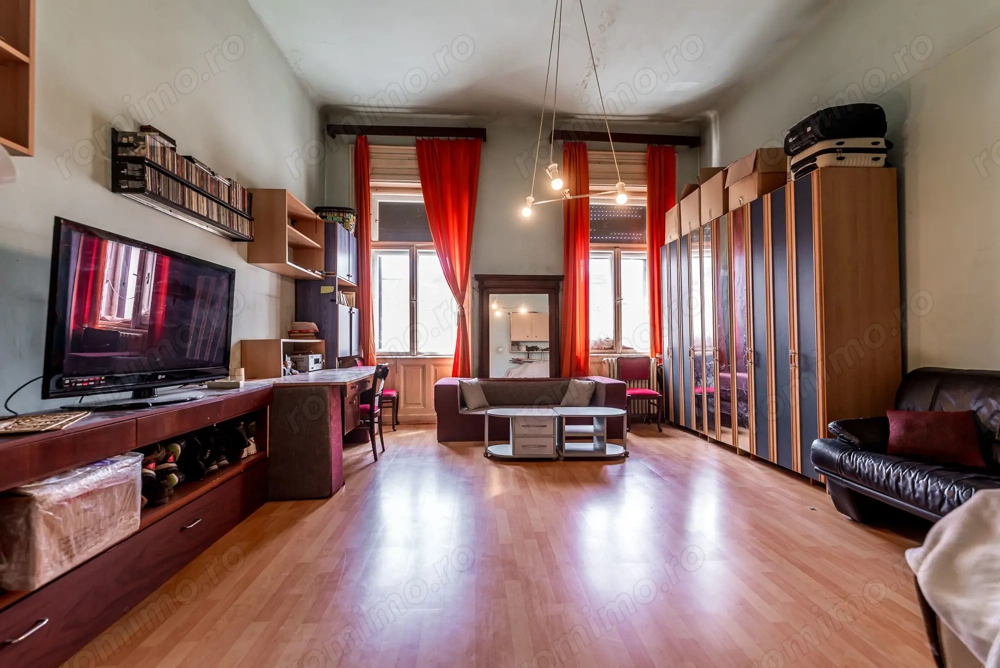 Rezervat Apartament 98 mp pe bulevardul Decebal, fatada renovata