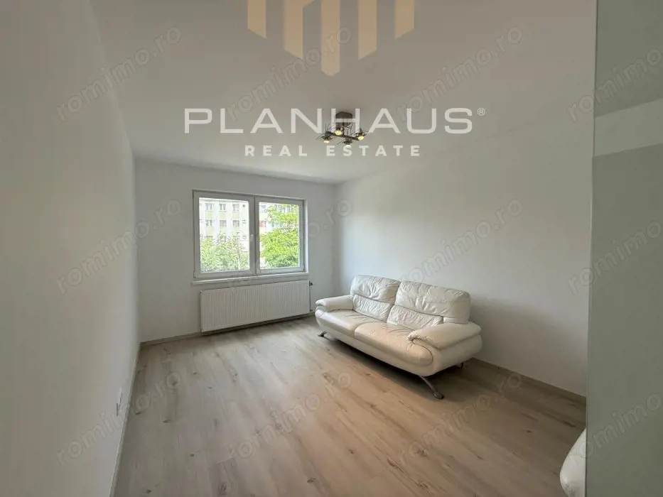 Apartament 3 camere decomandat | etaj 1 | central B-dul Bucuresti,optional garaj