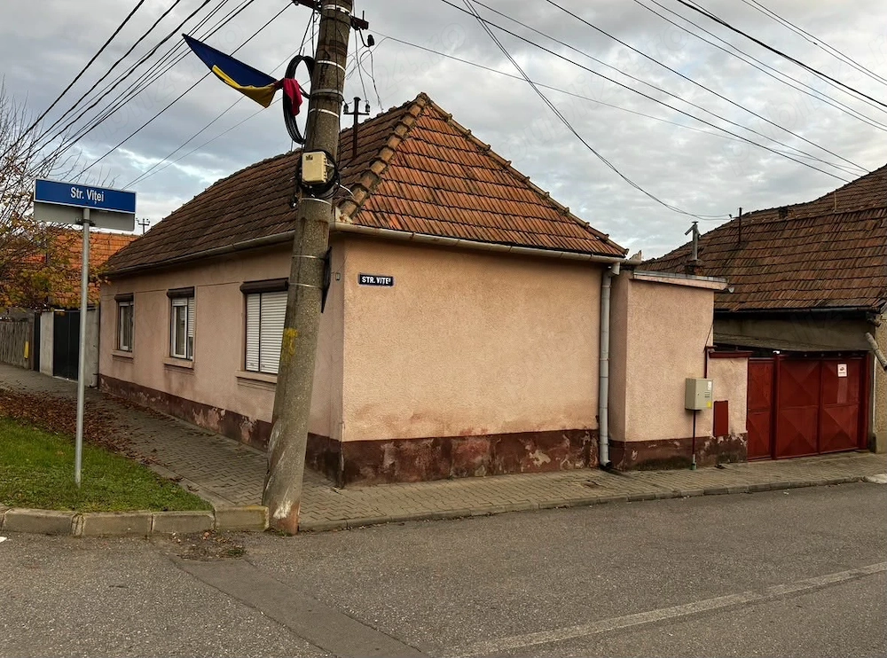 Casa de vanzare - zona Stadionului - Medias