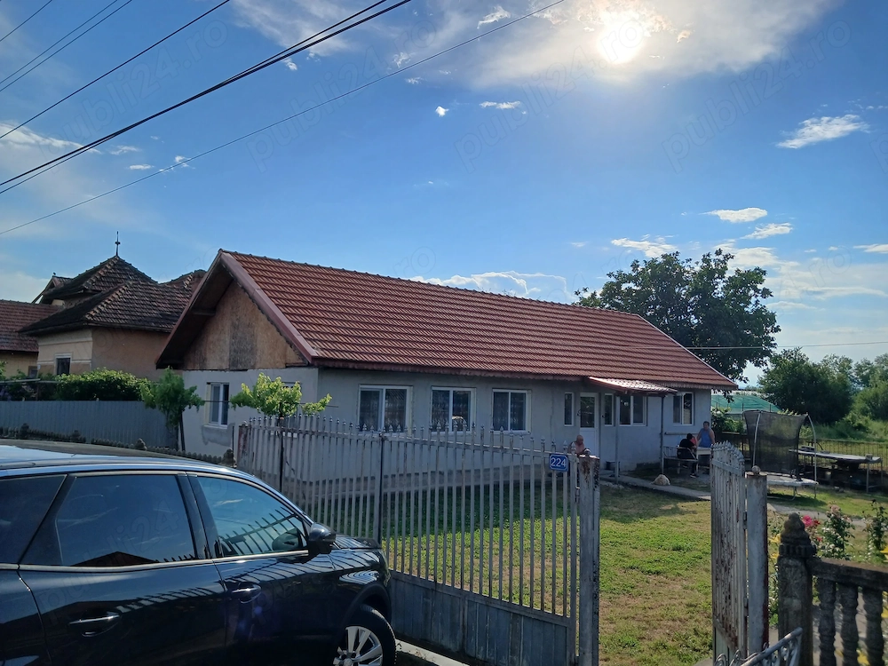 Casă de vânzare plus teren 
