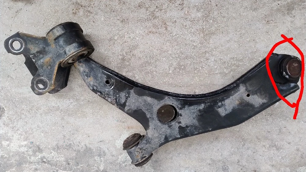 Braț suspensie dreapta Mazda 3 2011