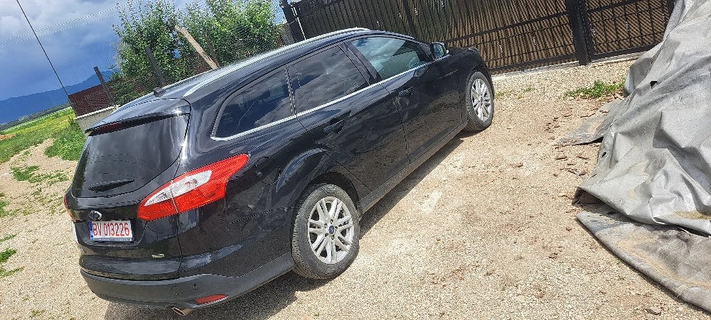 vând sau schimb Ford focus 2013