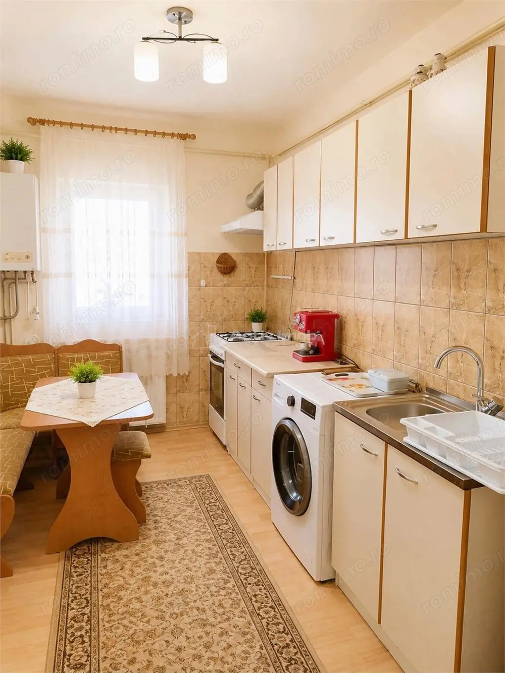 Ulmeni Apartament 3 Camere Etaj 1 cu garaj si boxa