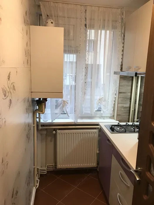 Garsonieră de închiriat zonă centrală complet mobilată și utilată