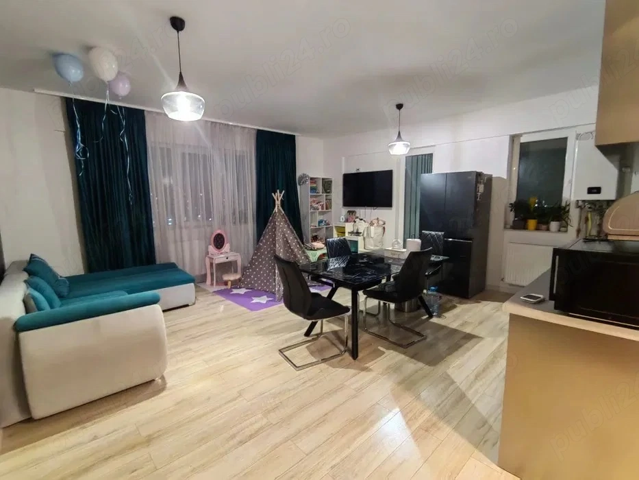 Apartament 3 camere + boxa + loc de parcare 