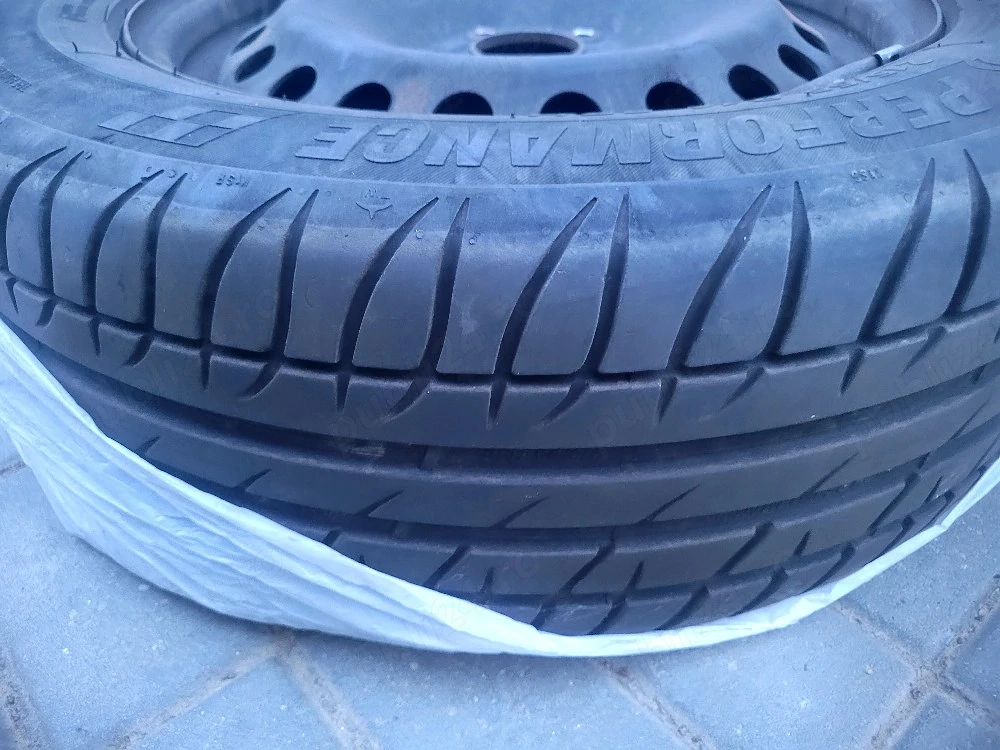 jante cu cauciucuri pentru ford mondeo..