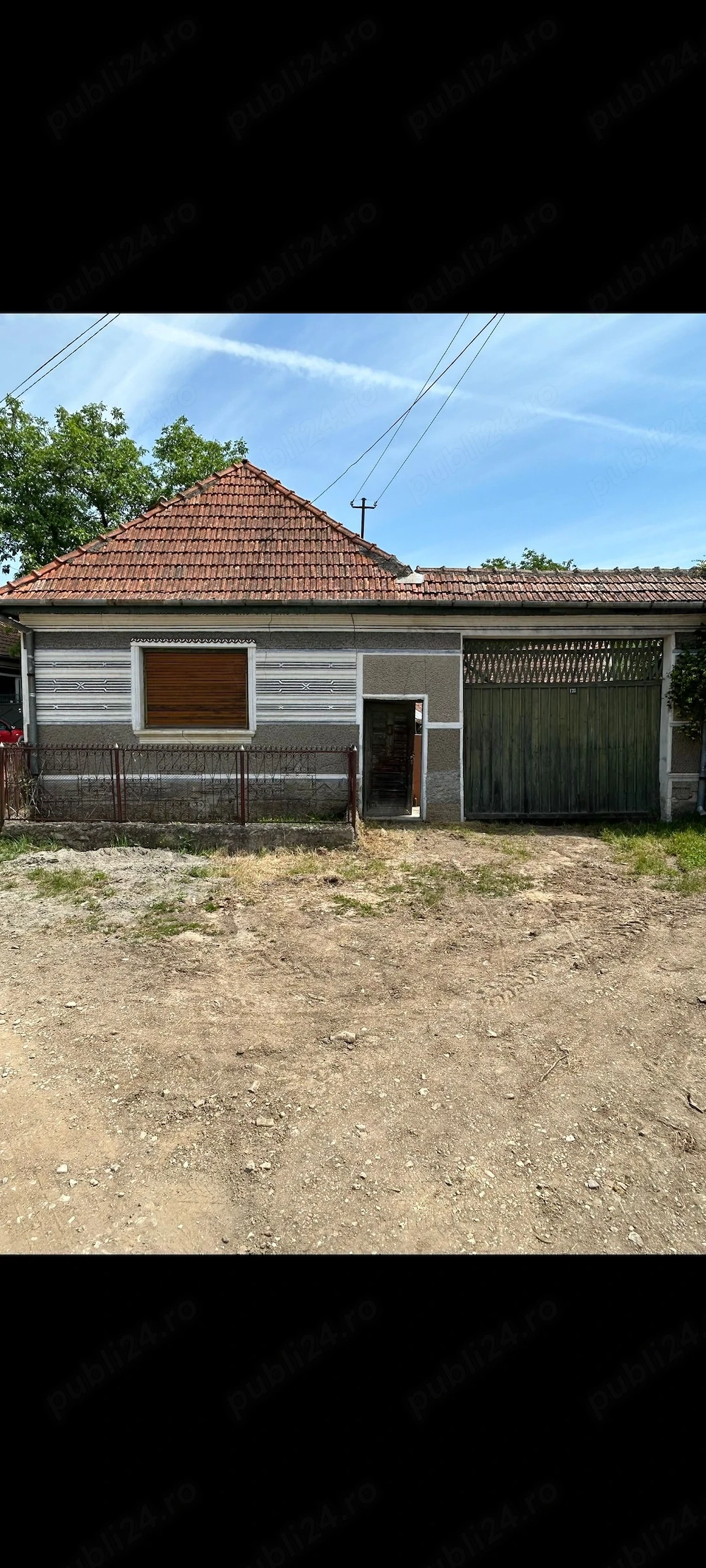Casă curte si grădină loc Persani
