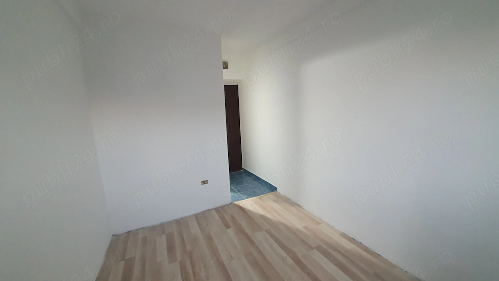 Garsonieră de vânzare sau închiriere
