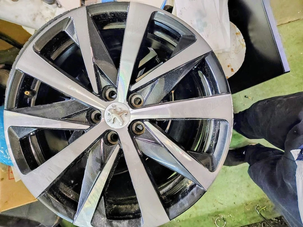 Janta peugeot / 18