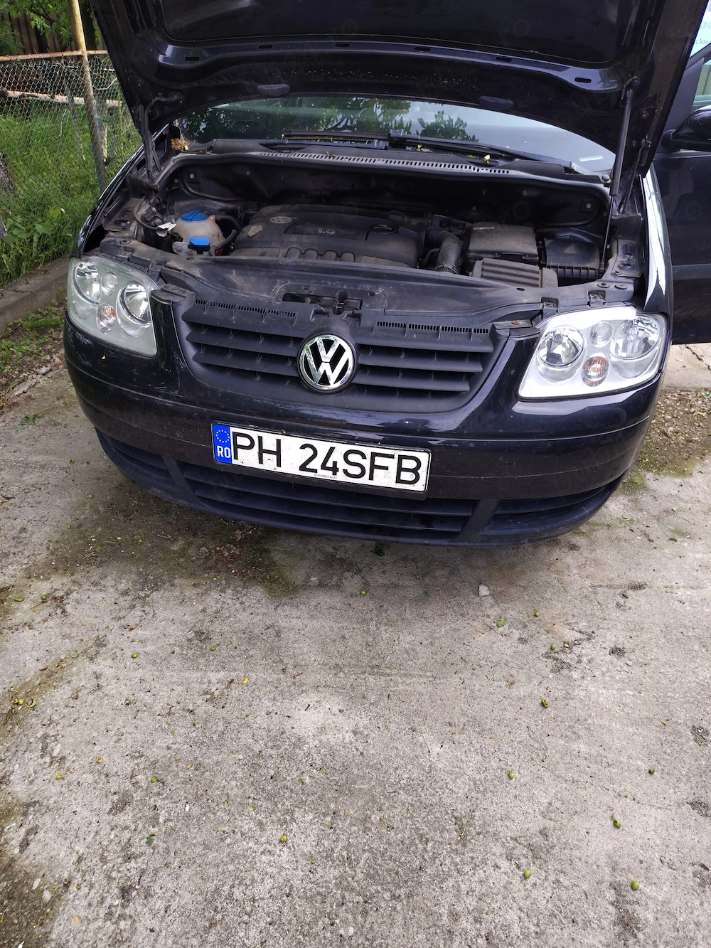  Vind urgent Volkswagen Touran 1,6 benzina FSI .Pret fix!