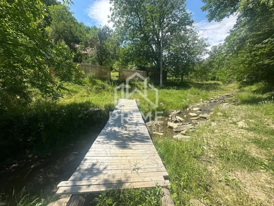 Casa de vacanta 98 mp| 12.141 mp teren| zona Valea Vintului 