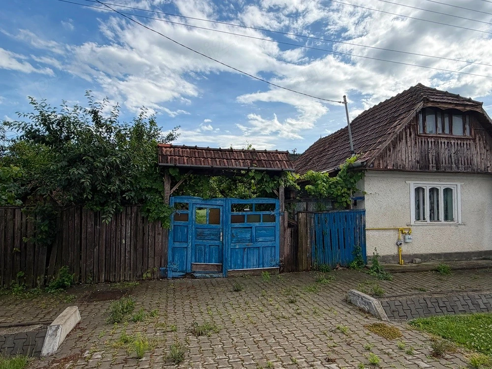 Casă cu 18 arii teren