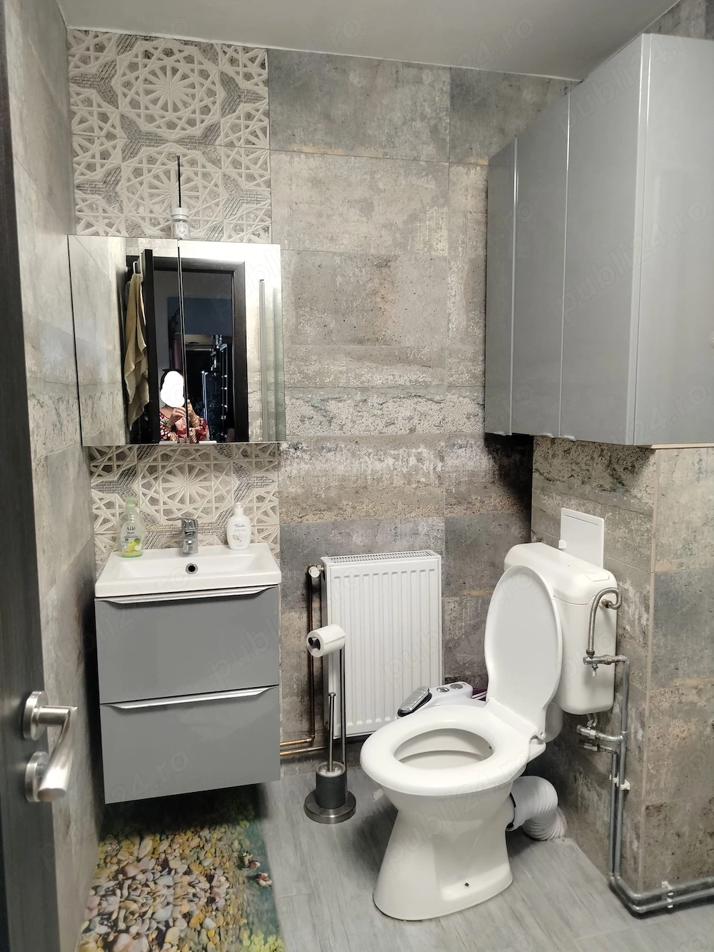 Vând apartament mobilat si utilat, 4 camere, Apărătorii Patriei