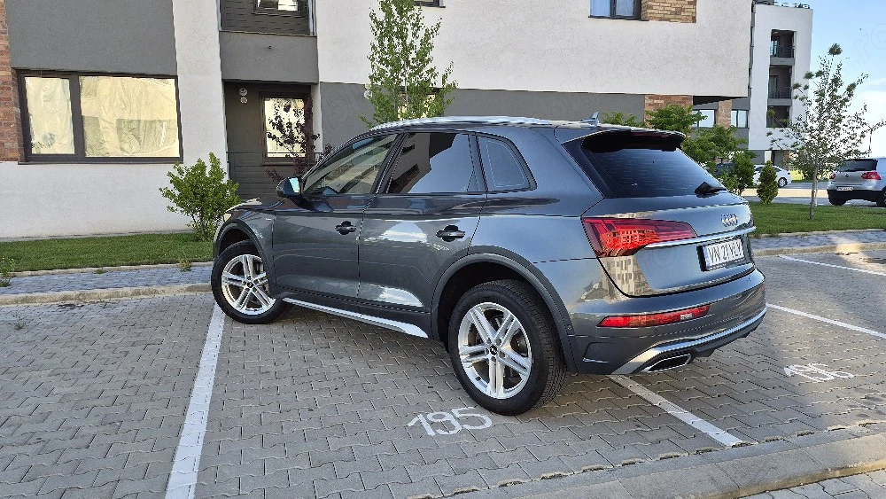 Audi Q 5    2021   S -line   QUATTRO  204 cai