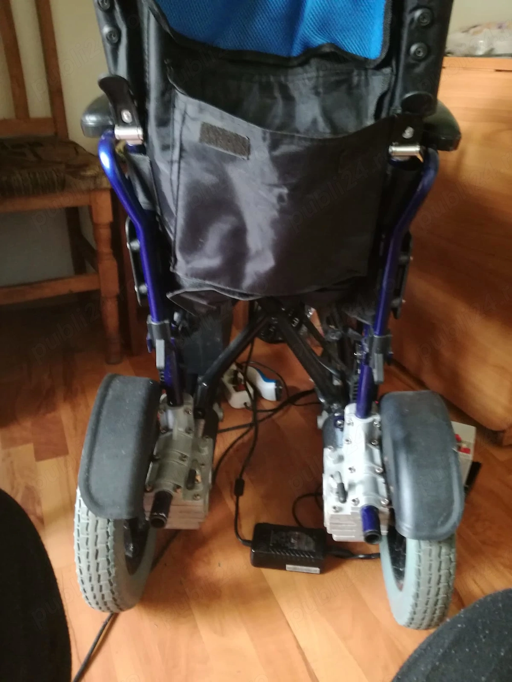 Vînd sau schimb , căruț p dezabilități