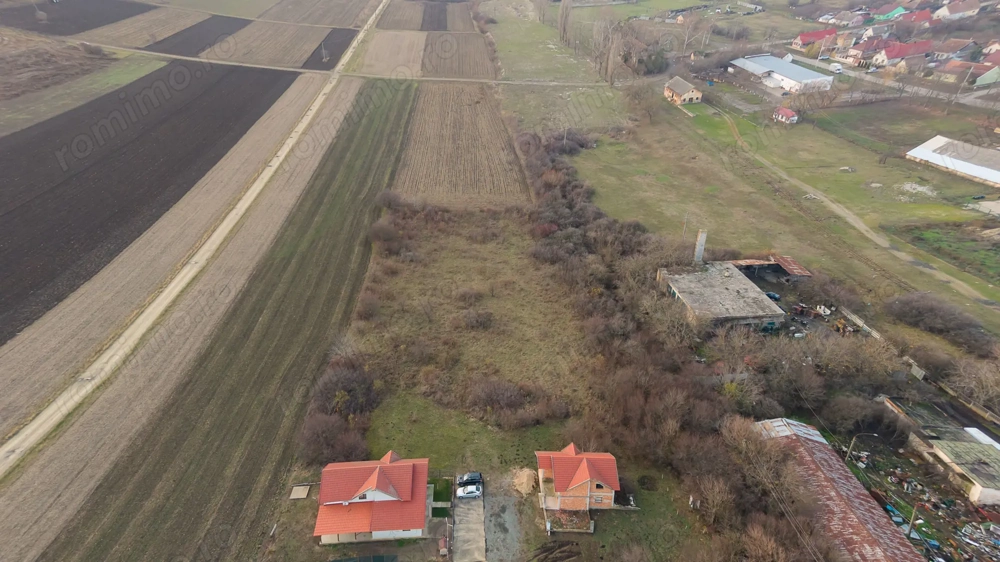 Teren de 444 mp la intrare în Chișineu Criș