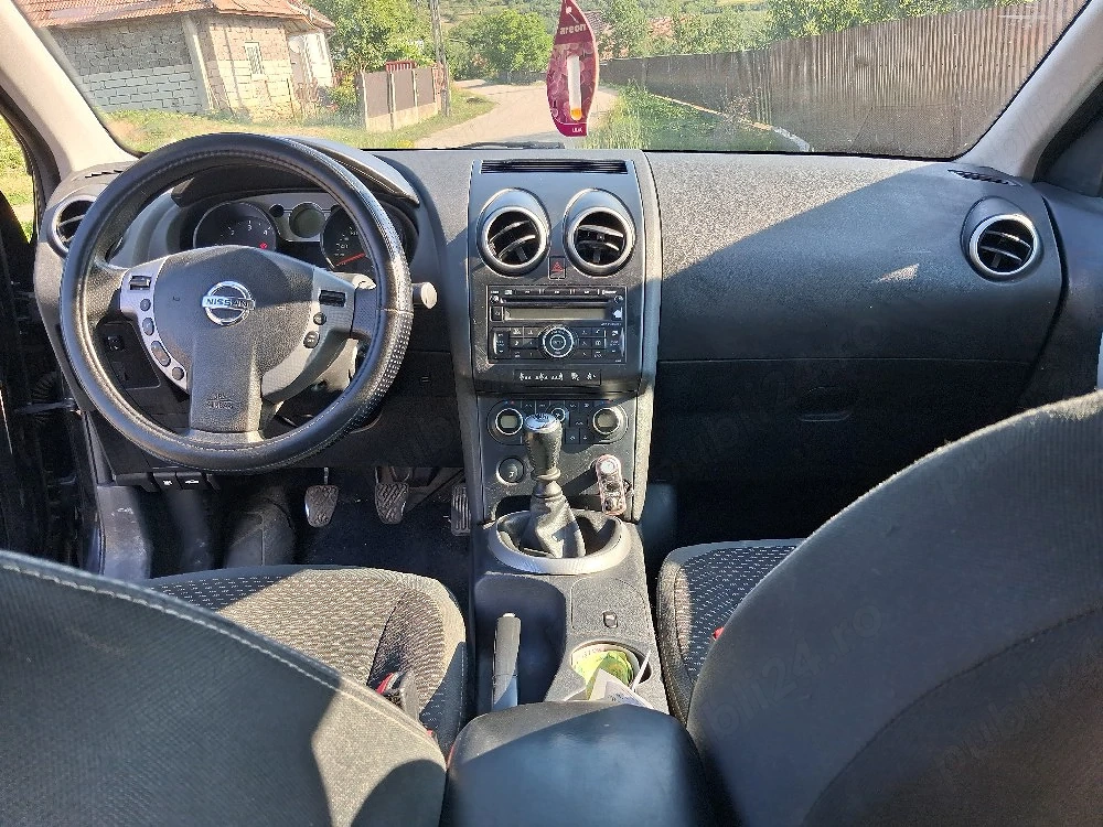 masina nissan qashqai