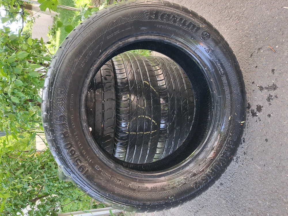 De vânzare – Set 4 cauciucuri de vară Barum + Roată de rezervă Continental cu jantă metalică