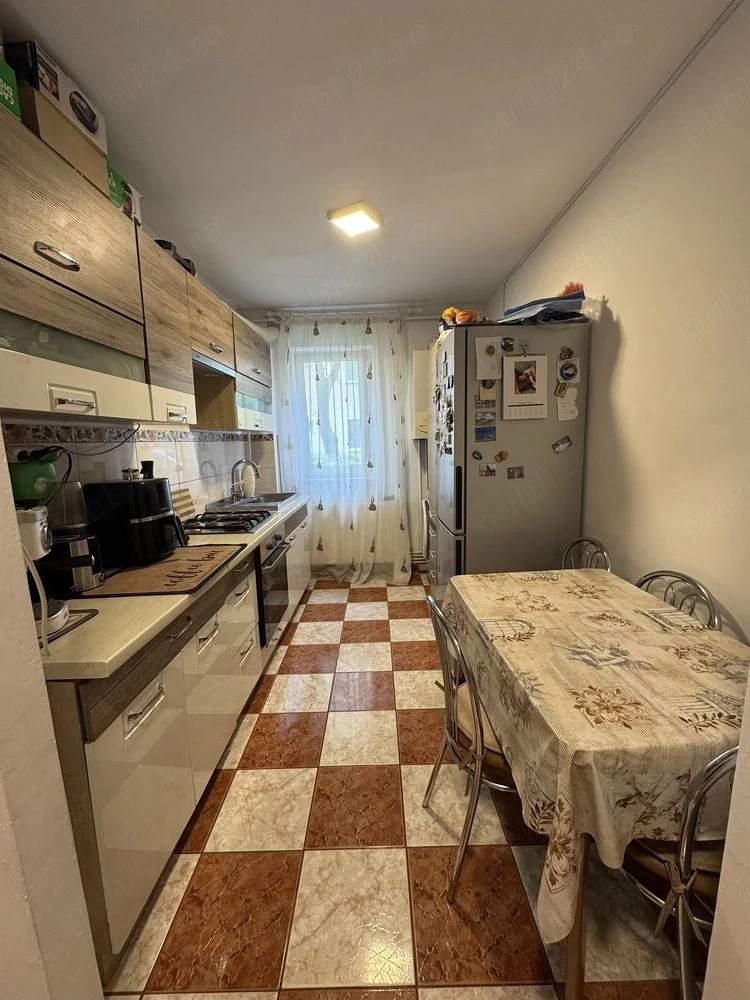 De vanzare ap 2 camere in Noua cu loc de parcare