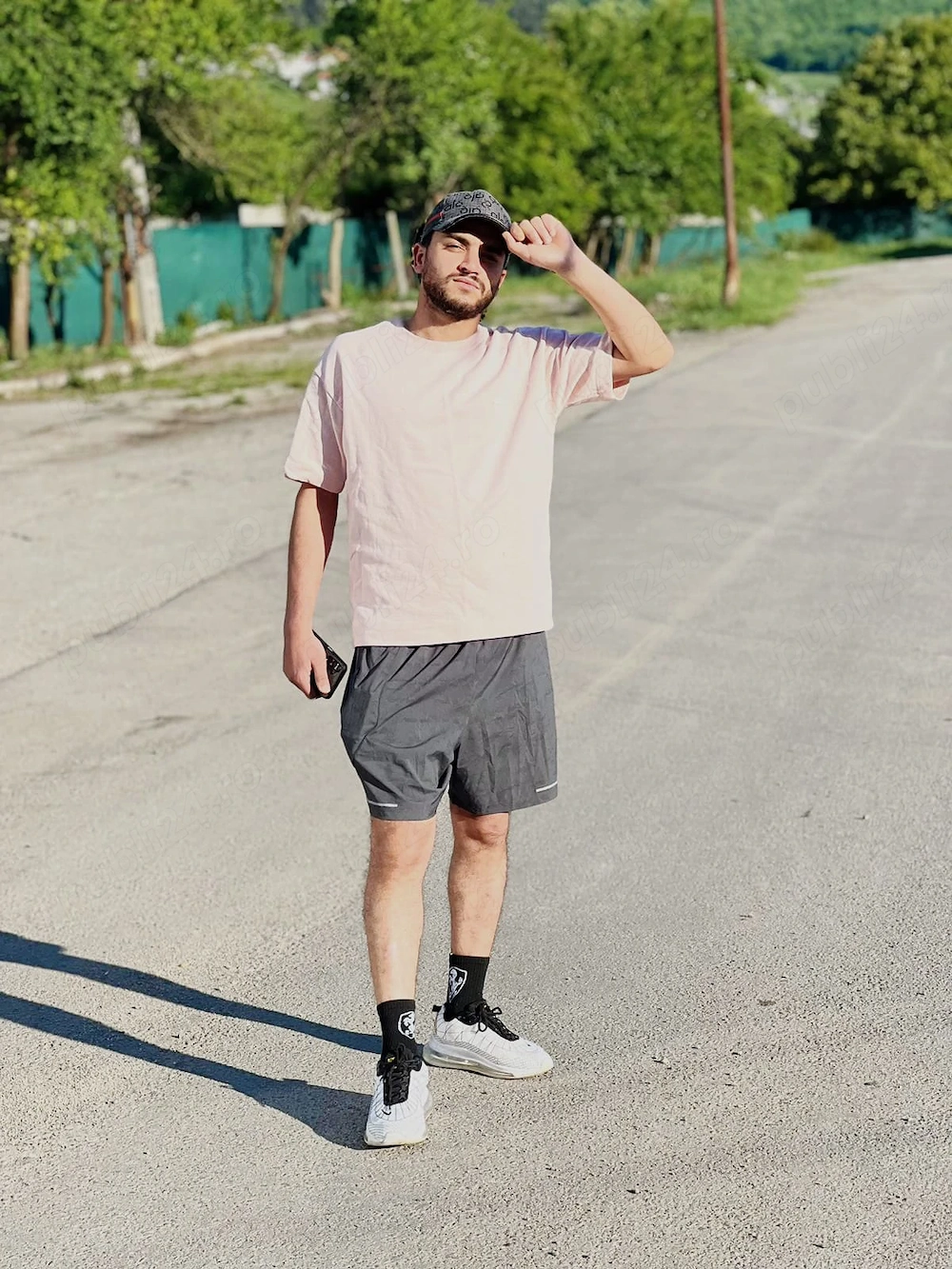 Bună doar câteva zile în orașul tău, fă-ți seara m-ai frumoasă și sună-mă 
