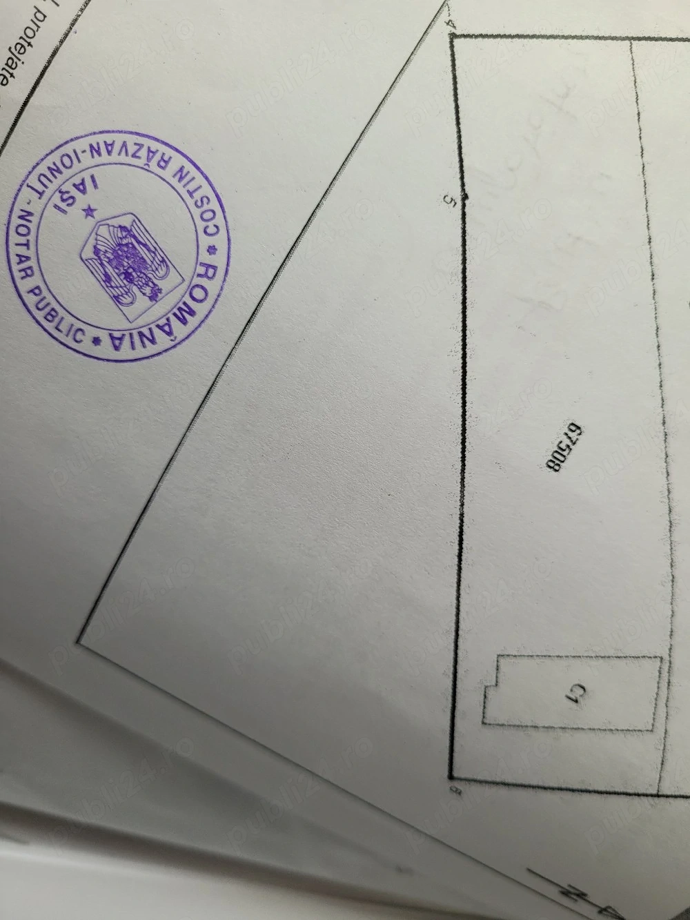 vand casa mai multe detalii la telefon