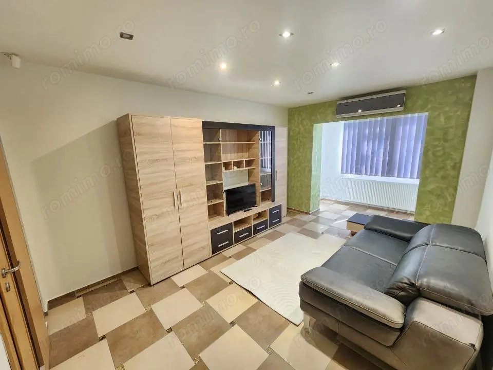 Inchiriez apartament cu 2 camere în centru 