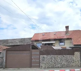 Casă individuală eficientă energetic, 3 camere, garaj și terasă – Săcele, Brașov