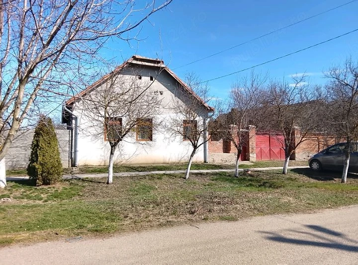 Casă de vânzare, în zonă foarte bună , în Nădab, jud.Arad