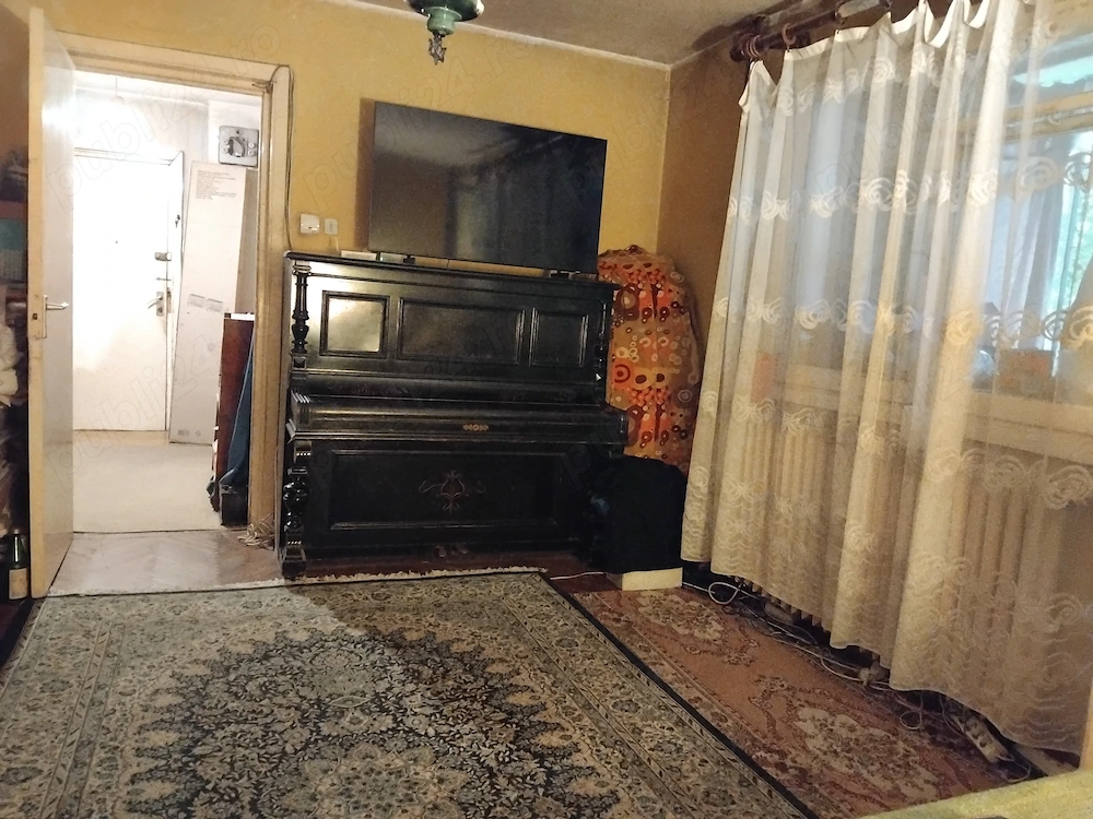 Vand sau schimb cu diferență apt 3 camere,conf1,decomandat,ferestrele pe 2 părți