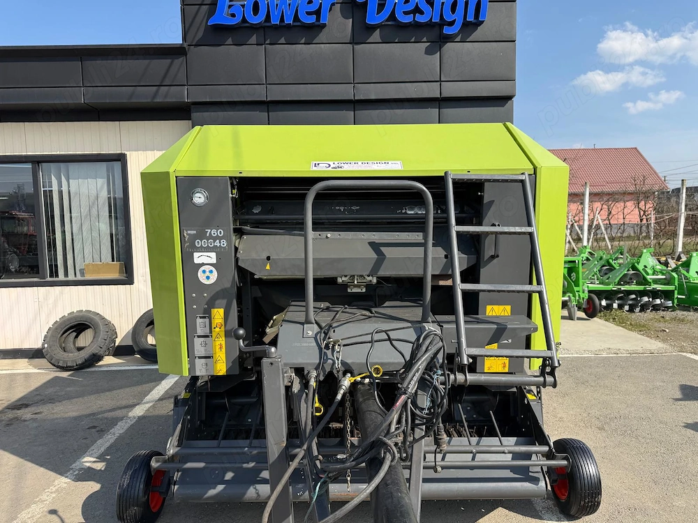 Presa de balotat rotunda Claas Rollant 340 .