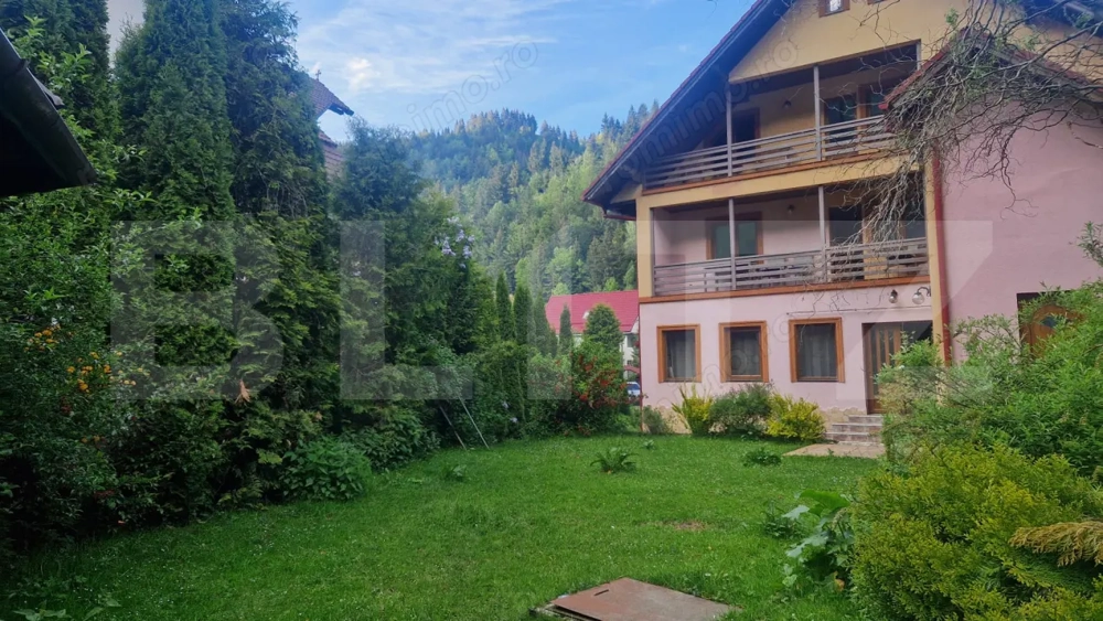 Vila in Moeciu de Sus - 12 camere teren 4780 mp - bonus 2000 mp teren