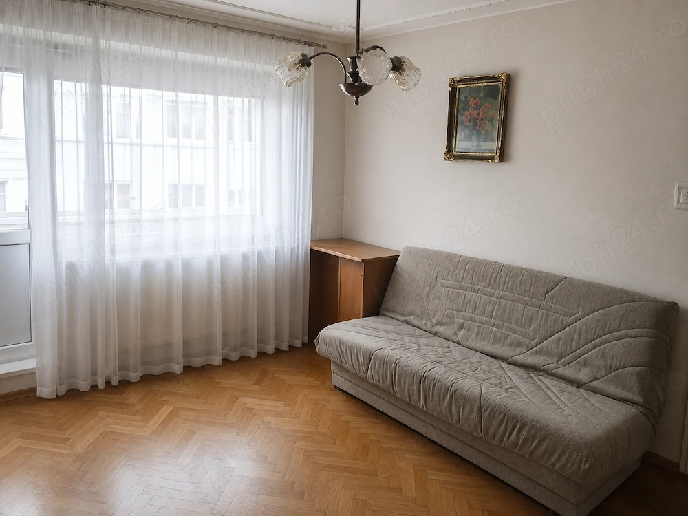 Apartament 3 camere semidecomandat Centrul Nou