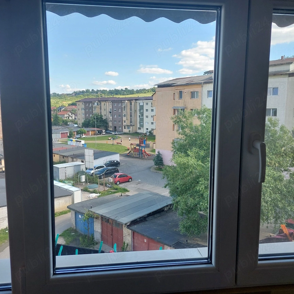 Apartament cu 3 camere de vânzare 