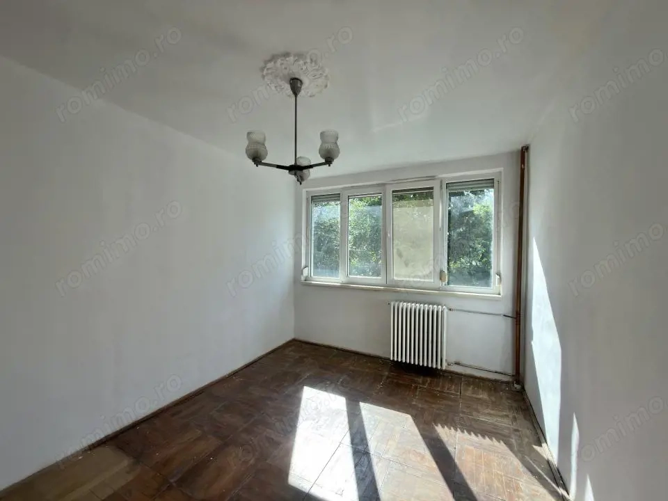Apartament 2 camere, etaj 2, decomandat - zona Sagului 