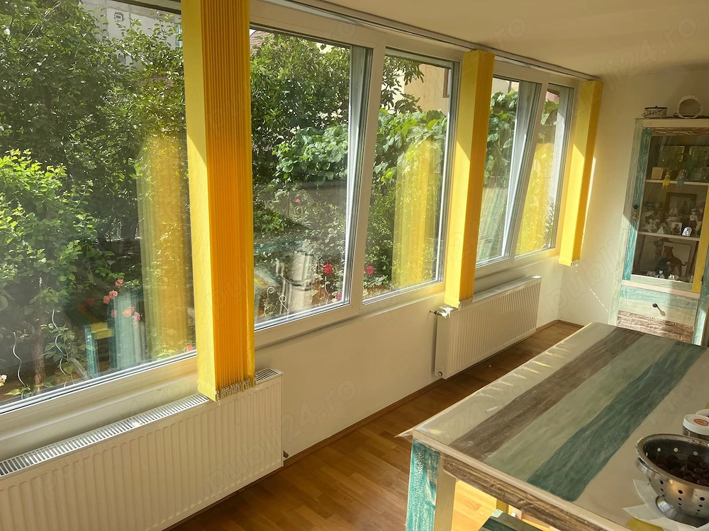 Proprietar vand ap cu 3 -4 camere