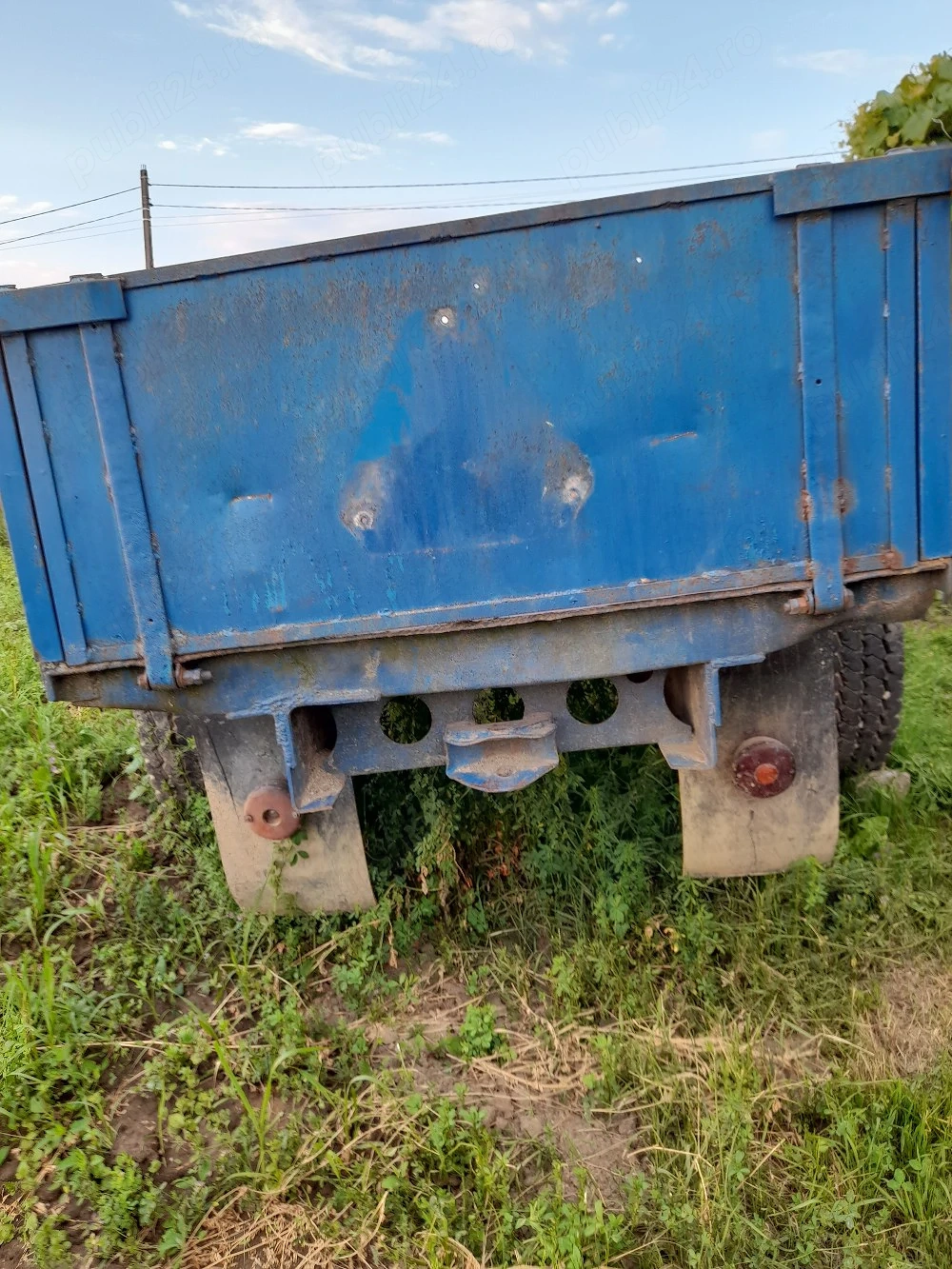 Vind Remorca Tractor 