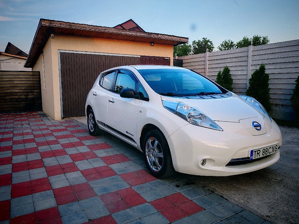 Nissan leaf electric 