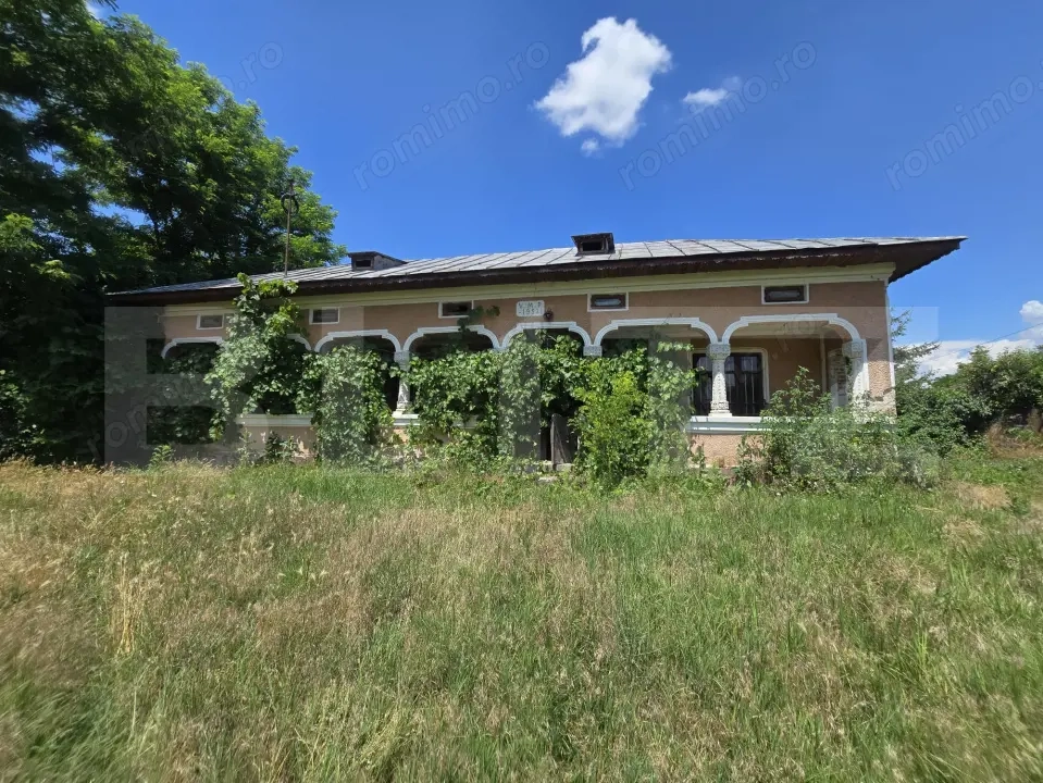 Casă de vânzare, 88 mp, zona Tomșani