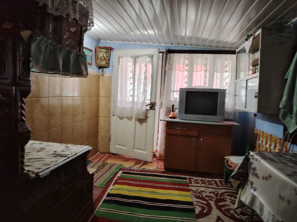 Vand casa locuit Carja Murgeni