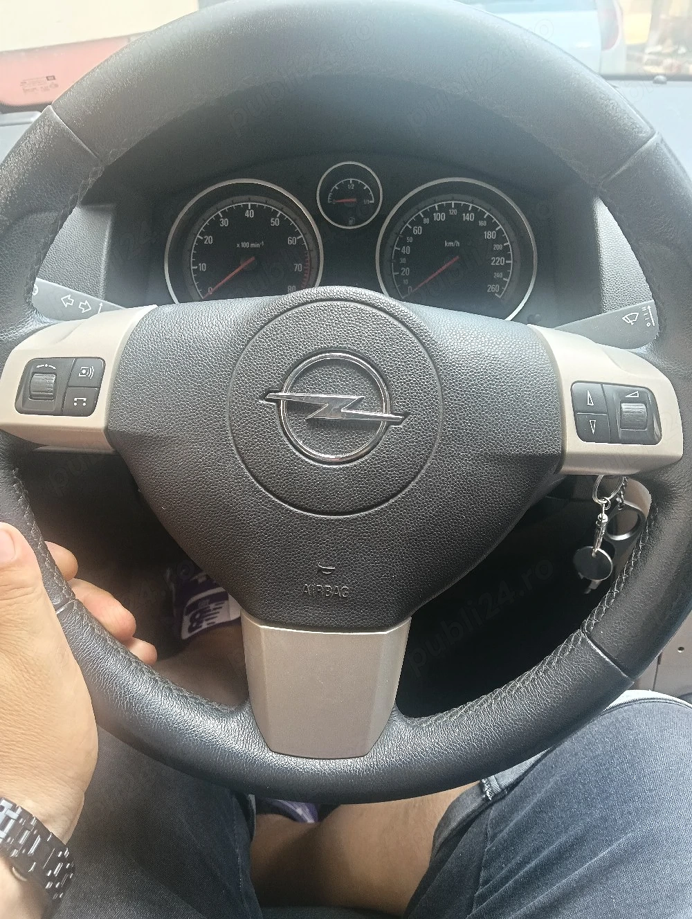 vand opel astra h 1.6 benzina