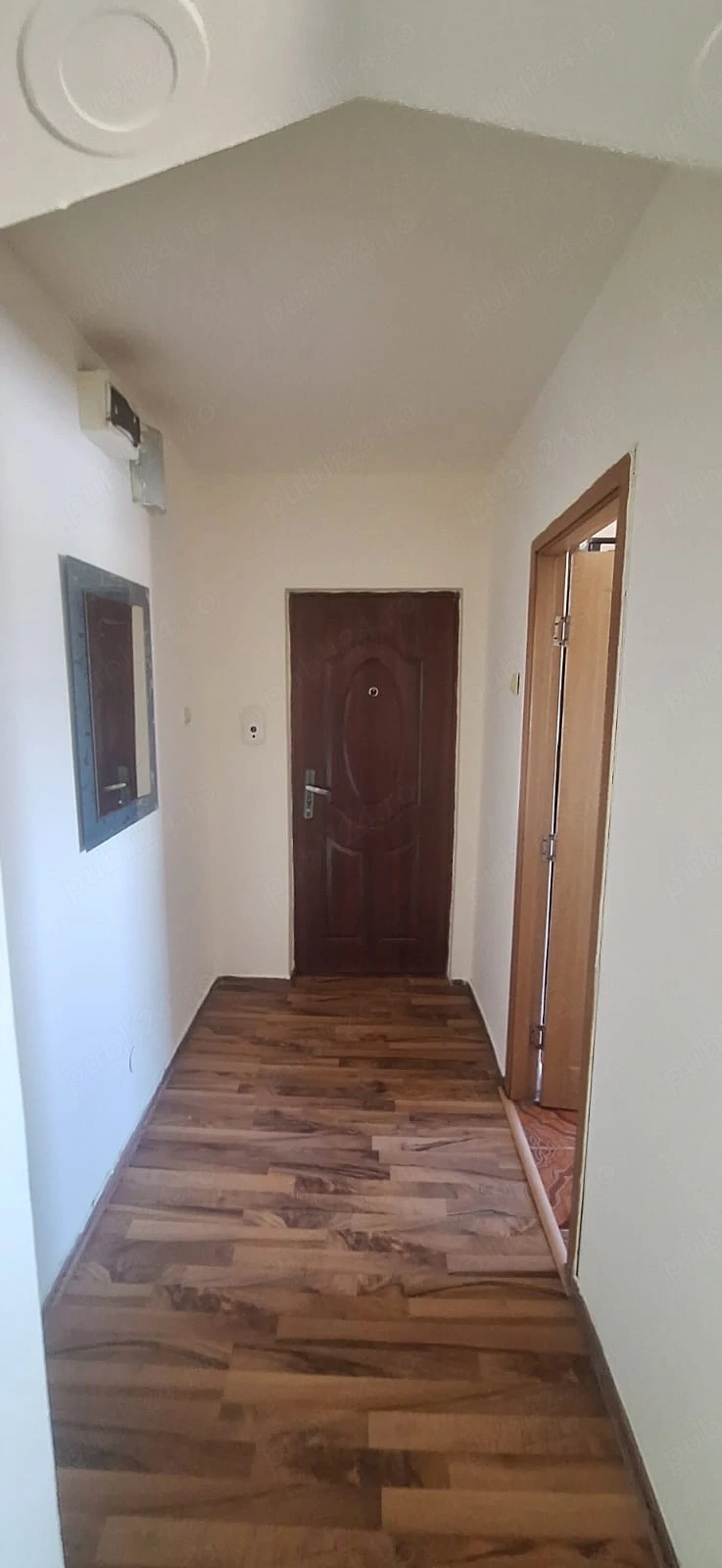 Vand apartament 2 camere 