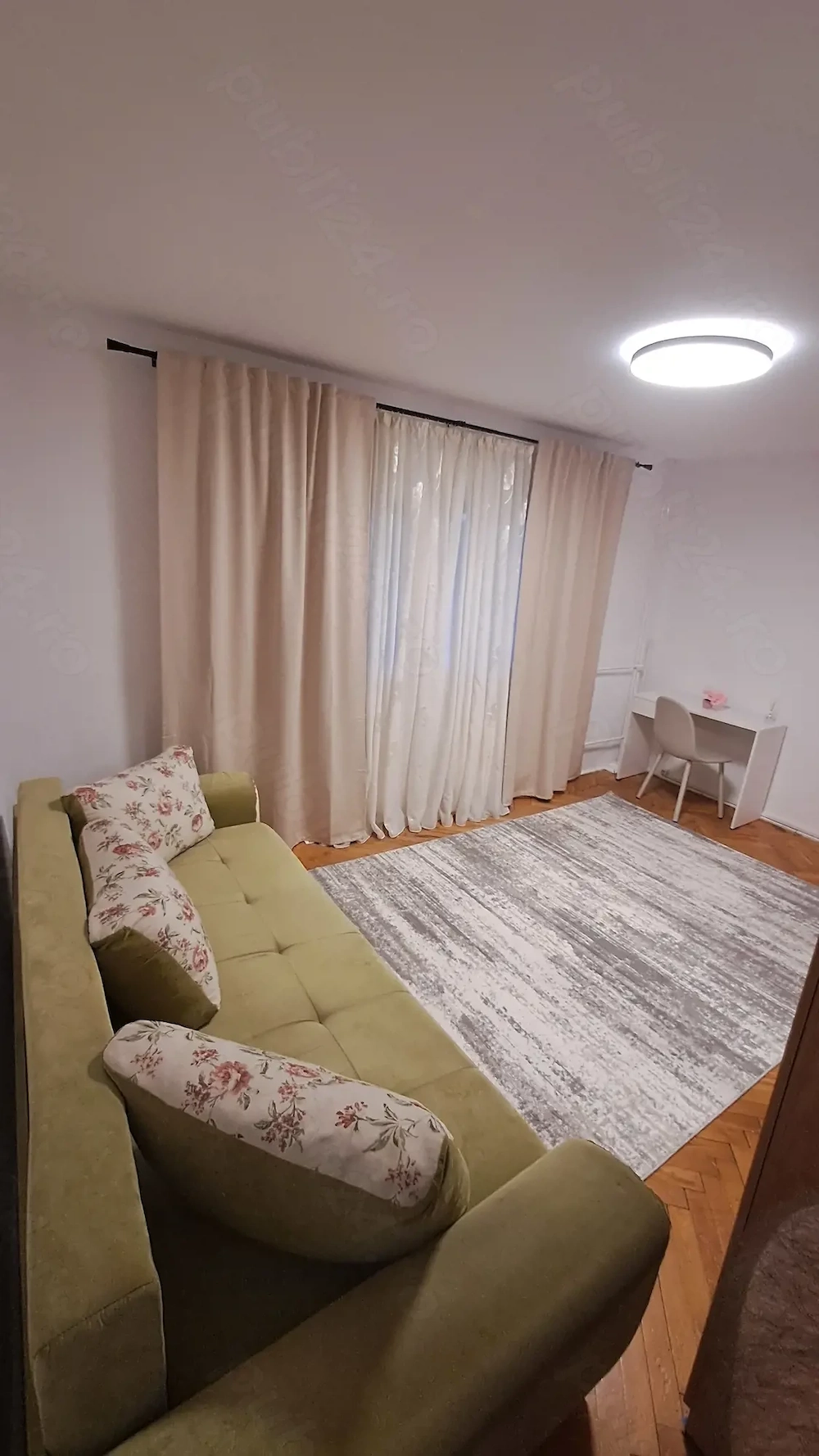 Inchiriez apartament 1 camera decomandat, 32 mp + balcon, Complexul Studentesc