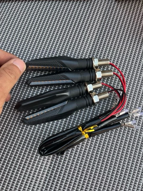 Set 4 Semnalizări LED Secvențiale (Dinamice) pentru Moto / ATV / Scuter