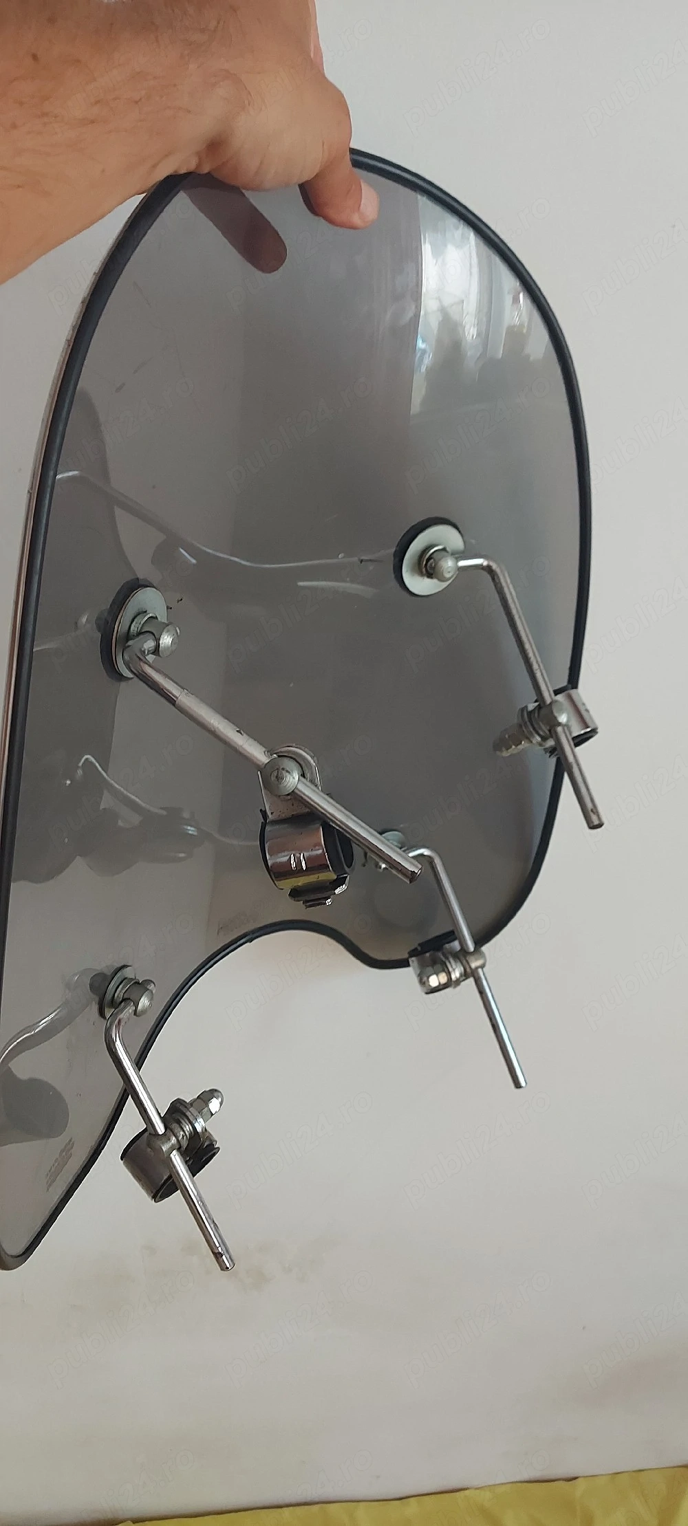 Parbriz universal de motor sau scuter Se poate adapta creativ 