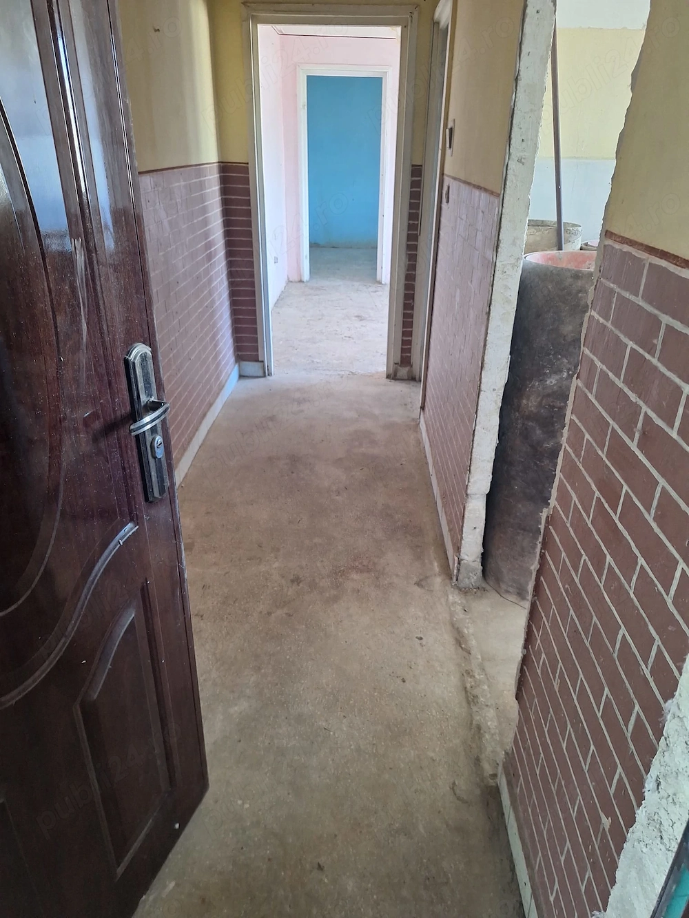 De vanzare apartament 3 camere