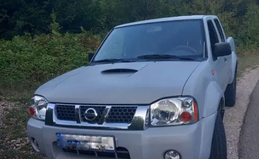 Vând Nissan Navara Pickup