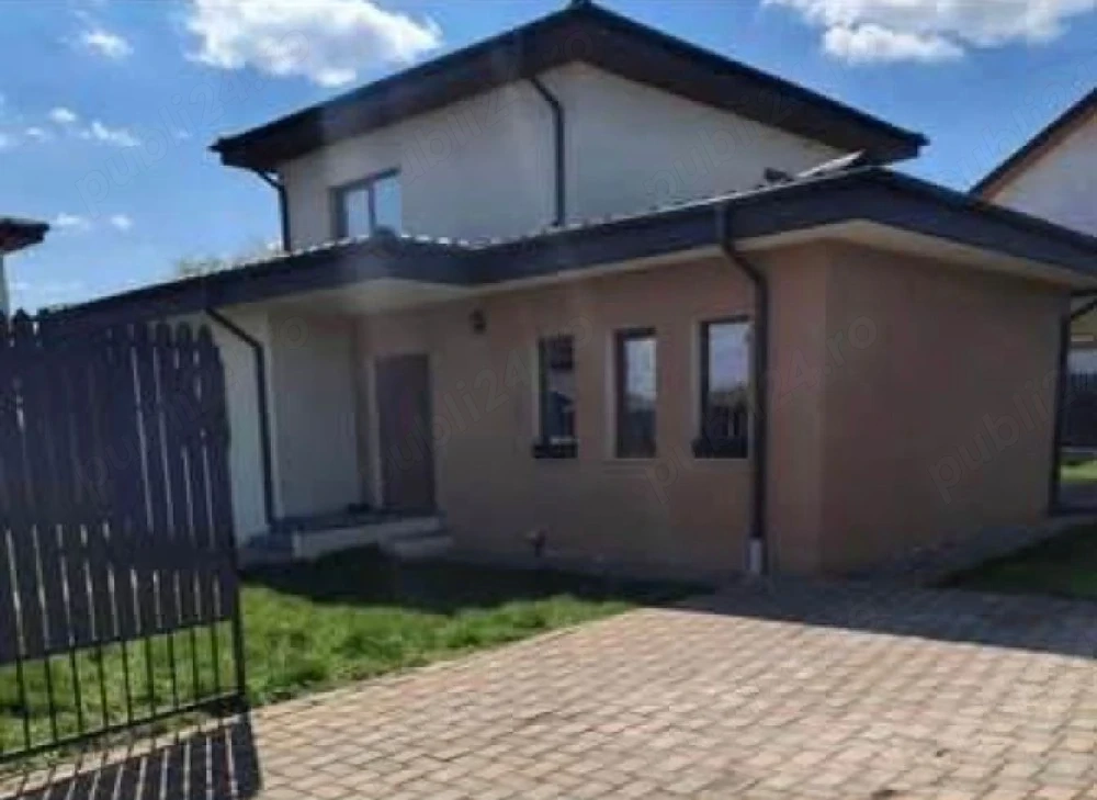 Casa in centru Miroslava