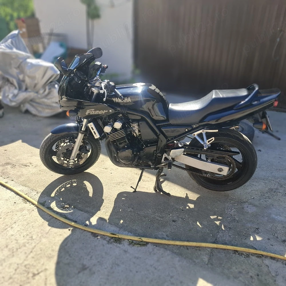vând motocicleta 